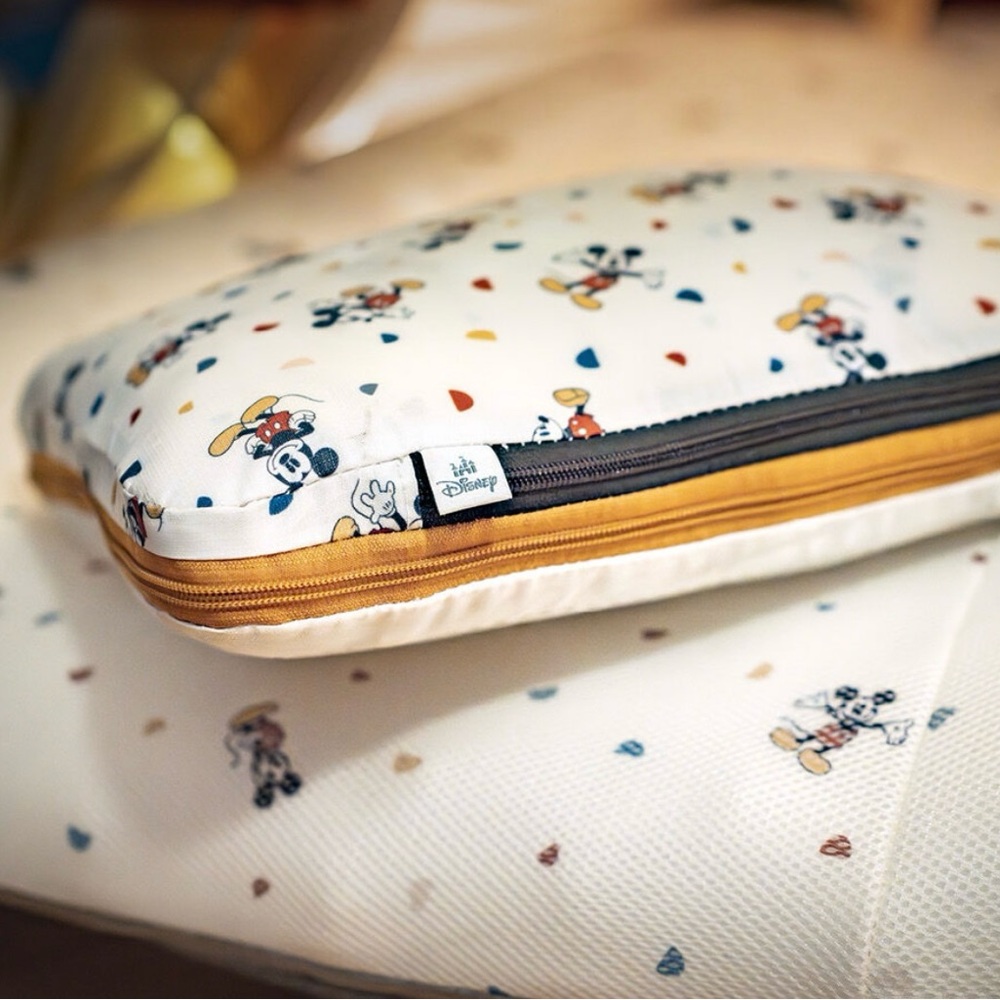 JetKids by Stokke CloudSleeper – Mickey Celebration – Rare Disney Edition!